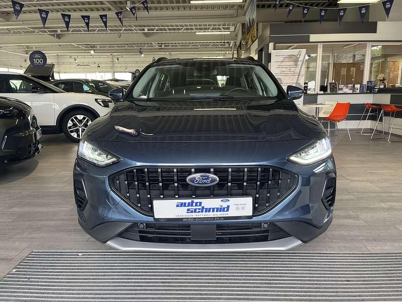Gebraucht Ford Focus Active 125 PS (91 kW) 2022 Chromablau Kombi