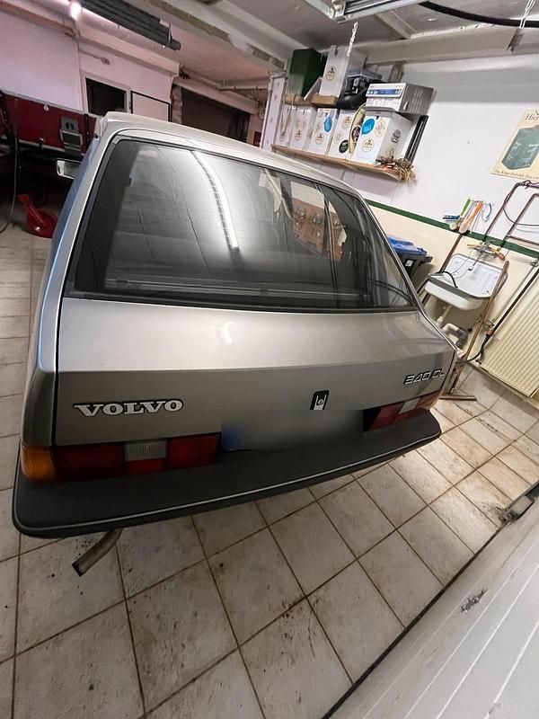 Gebraucht Volvo 340 69 PS (50 kW) 1989 Silber Limousine