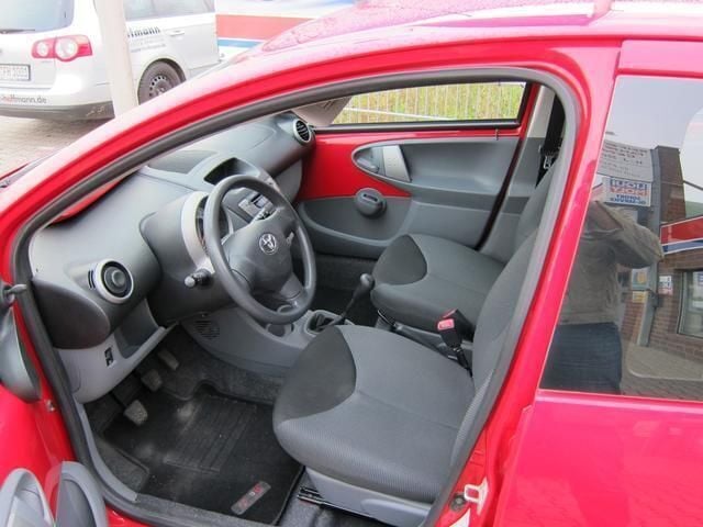 Gebraucht Toyota Aygo Cool 82 PS (60 kW) 2008 Rot Kleinwagen