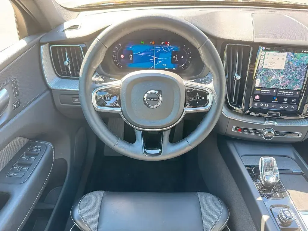 Gebraucht Volvo XC60 Plus 197 PS (144 kW) 2023 Schwarz SUV