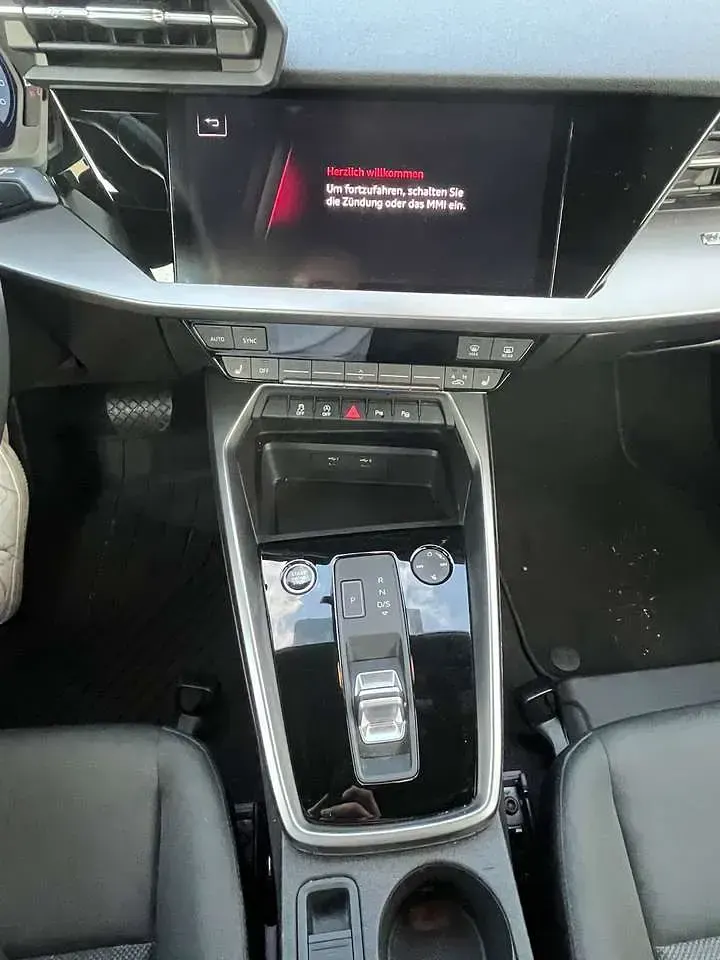 Gebraucht Audi A3 Ambiente 110 PS (80 kW) 2023 Schwarz Limousine