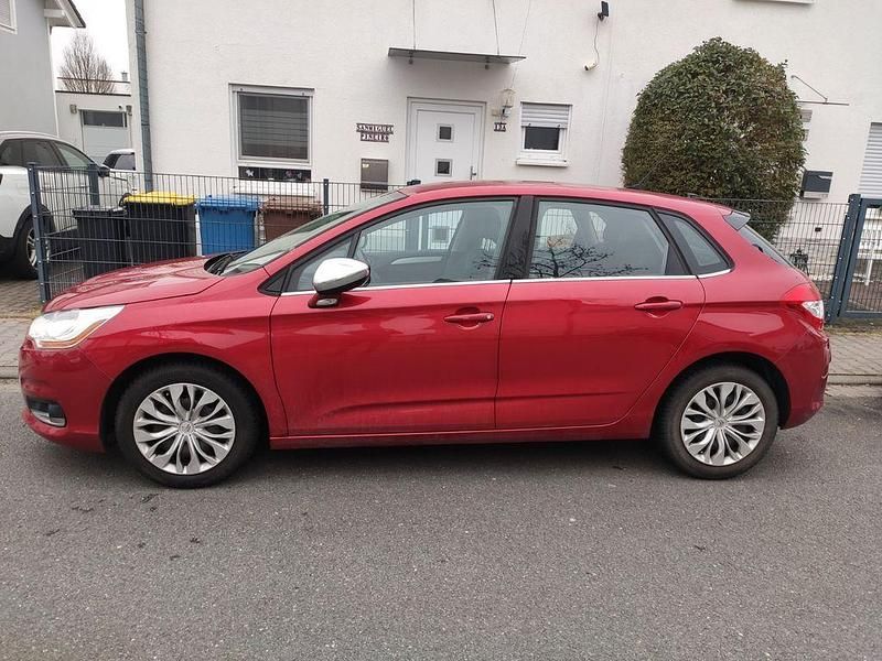 Gebraucht Citroën C4 SELECTION 114 PS (83 kW) 2013 Rot Limousine