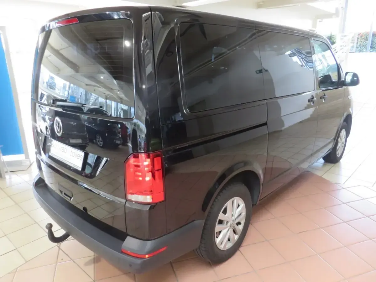 Gebraucht VW Caravelle Trendline 150 PS (110 kW) 2022 Van