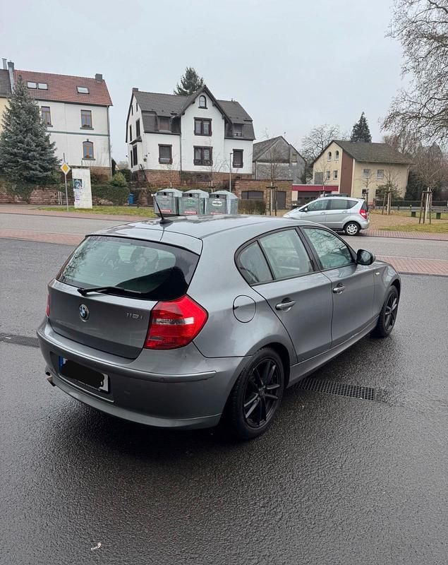 Gebraucht BMW 116 120 PS (88 kW) 2009 Grau Kleinwagen