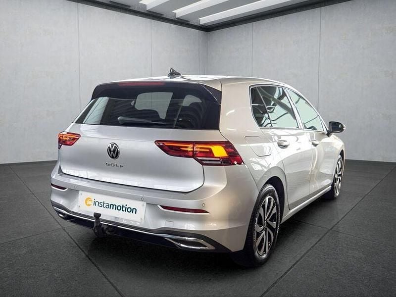 Gebraucht VW Golf VIII 150 PS (110 kW) 2022 Silber Kleinwagen
