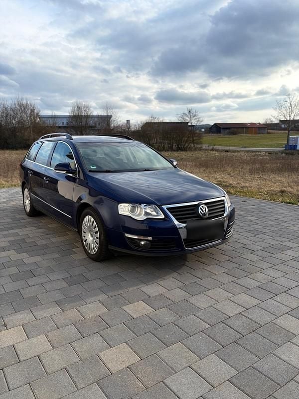 Gebraucht VW Passat 104 PS (76 kW) 2010 Blau Kombi