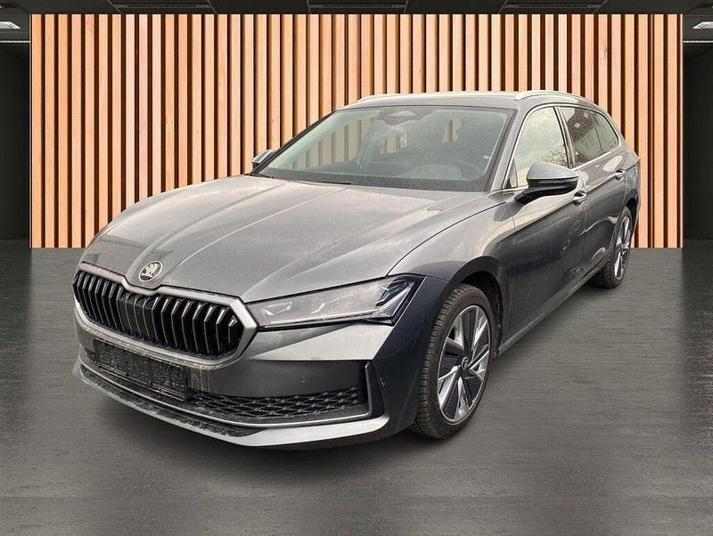 Gebraucht Skoda Superb Selection 193 PS (141 kW) 2024 Graphite grau Kombi