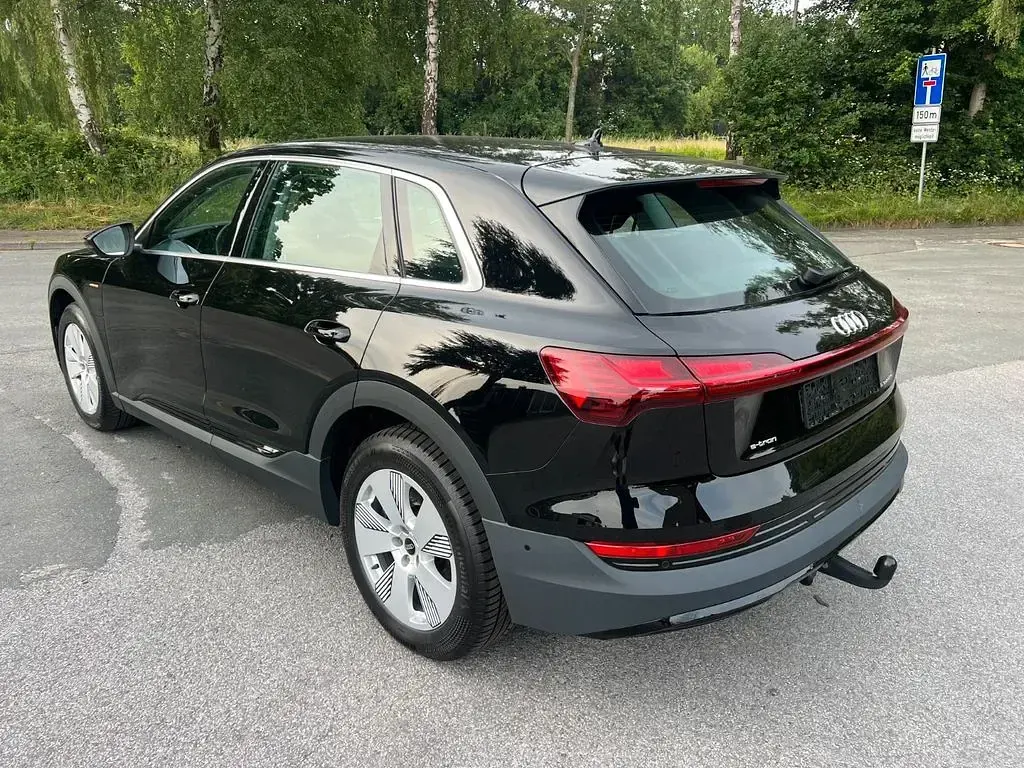 Gebraucht Audi e-tron 300 kW (408 PS) 2022 Schwarz SUV