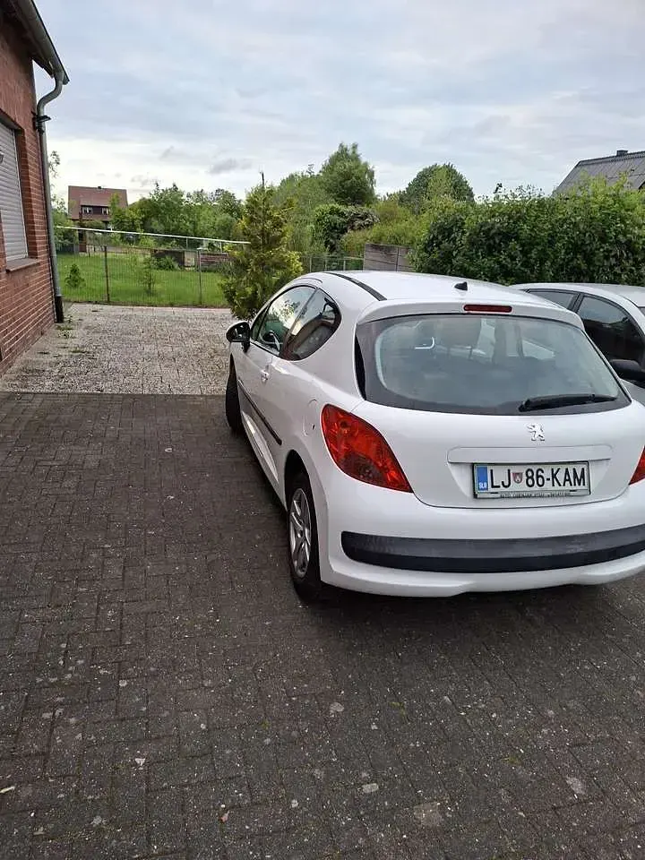 Gebraucht Peugeot 207 Urban Move 73 PS (53 kW) 2007 Kleinwagen