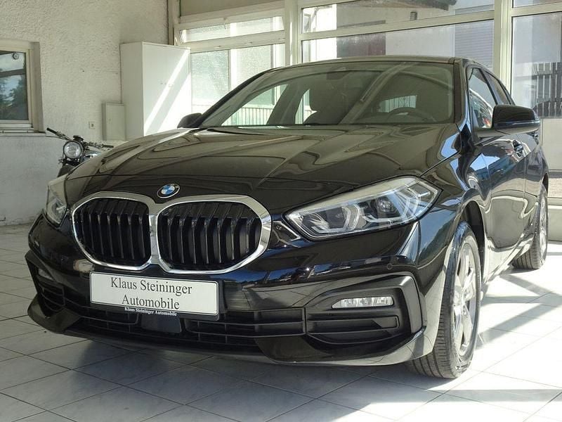 Schwarz ii Gebraucht 2022 BMW 118 Advantage Kleinwagen | 19.990 € (Guter Preis) - Bild 1/4