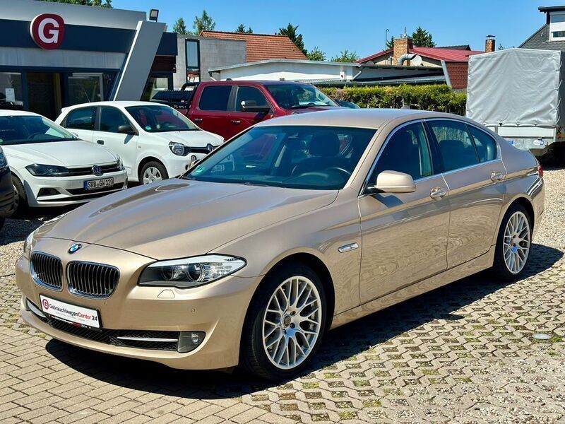 Milanobeige Gebraucht 2013 BMW 530 Sport Line Limousine | 10.490 € (Superpreis) - Bild 1/4