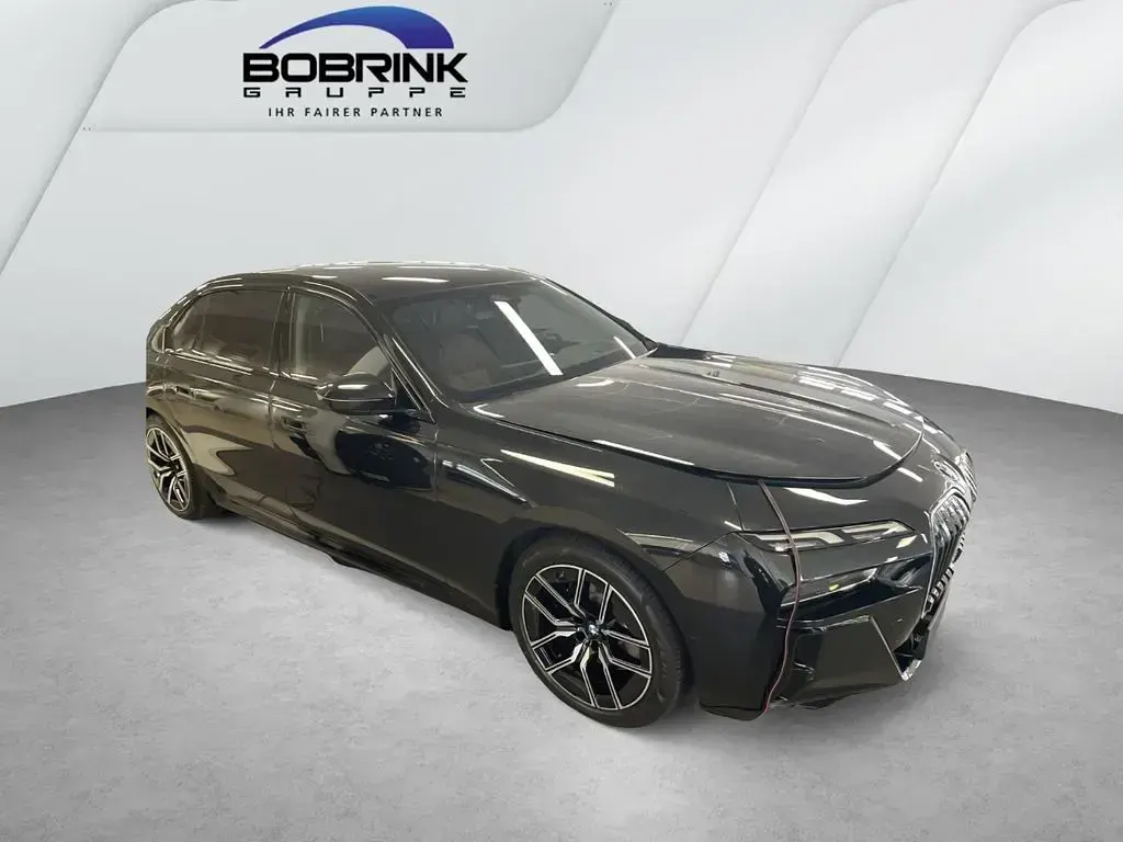 Neu BMW 750e Sport Line 489 PS (359 kW) 2026 Schwarz Limousine