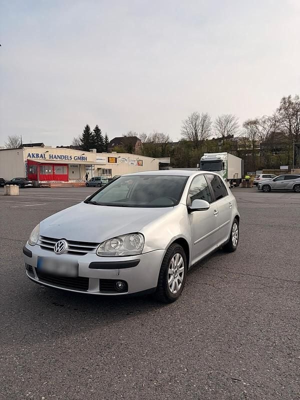 Gebraucht VW Golf V 115 PS (84 kW) 2005 Silber Kleinwagen