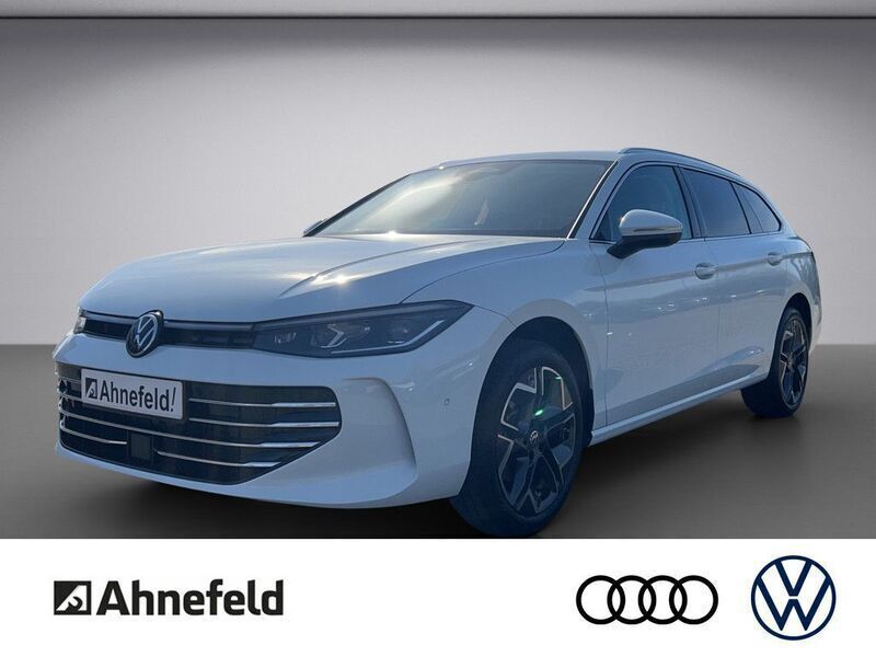 Pure white Gebraucht 2024 VW Passat Elegance Kombi | 48.490 € - Bild 1/4