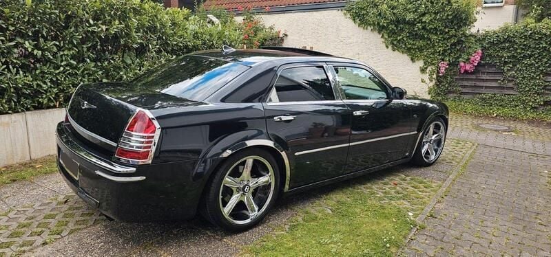 Schwarz Gebraucht 2006 Chrysler 300C Limousine | 9.000 € (Etwas zu teuer) - Bild 1/4