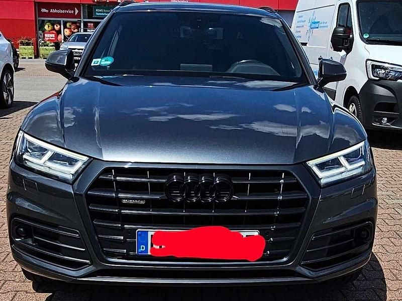 Grau Gebraucht 2018 Audi Q5 SUV | 21.850 € (Fairer Preis) - Bild 1/4