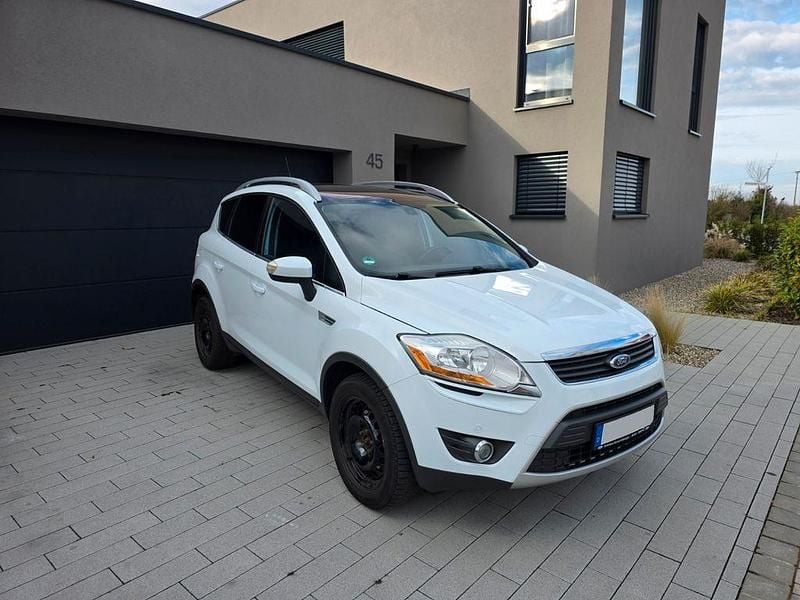 Gebraucht Ford Kuga 136 PS (100 kW) 2010 Weiß SUV