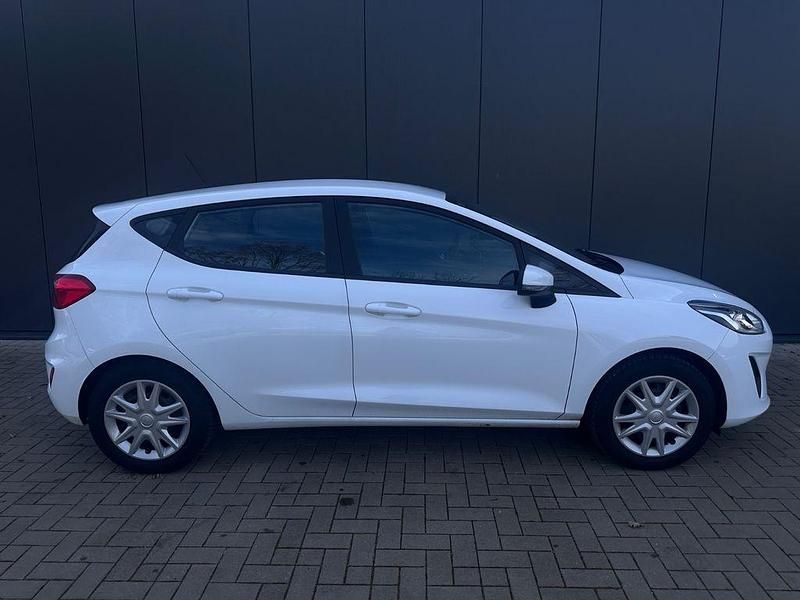 Gebraucht Ford Fiesta Trend 71 PS (52 kW) 2018 Weiß Kleinwagen