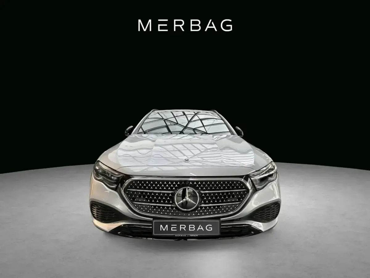 Gebraucht Mercedes E450 367 PS (269 kW) 2025 Silber Kombi