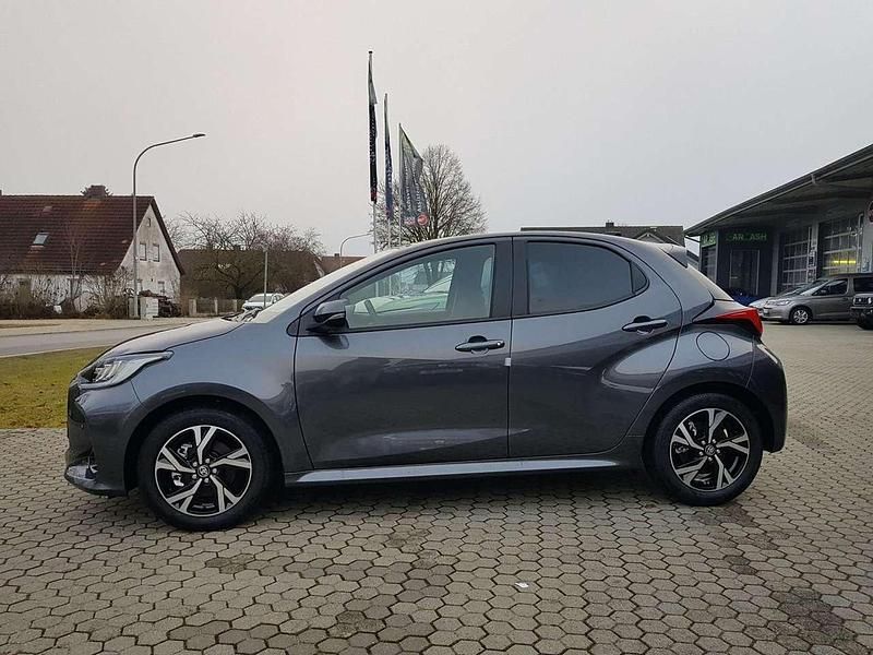 Neu Toyota Yaris 116 PS (85 kW) 2025 Marlingrau Kleinwagen