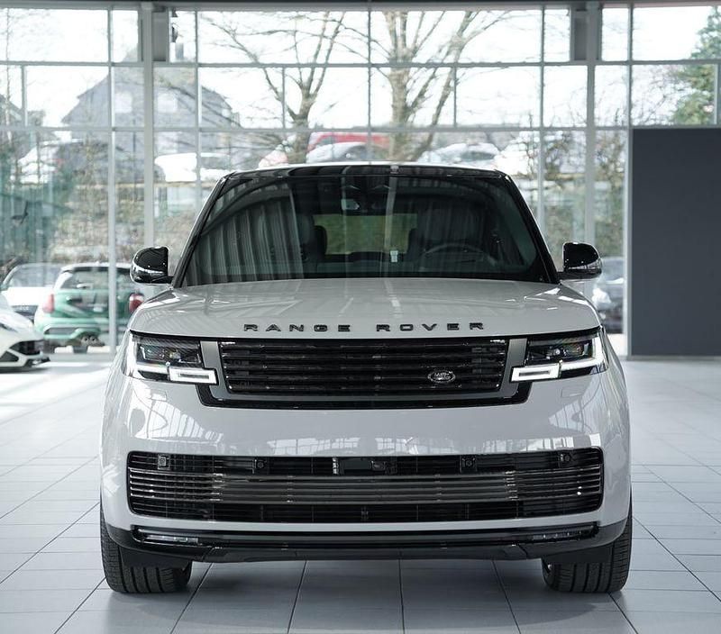 Gebraucht Land Rover Range Rover 615 PS (452 kW) 2024 Borasco grey SUV