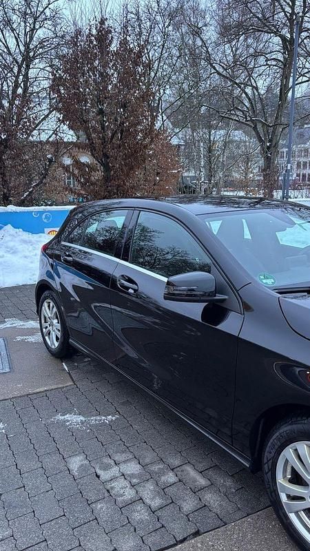 Gebraucht Mercedes A160 102 PS (75 kW) 2017 Schwarz Kleinwagen