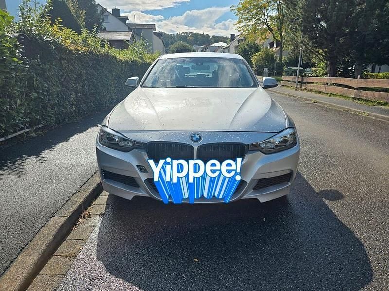 Silber Gebraucht 2013 BMW 328 Sport Line Limousine | 14.500 € - Bild 1/4