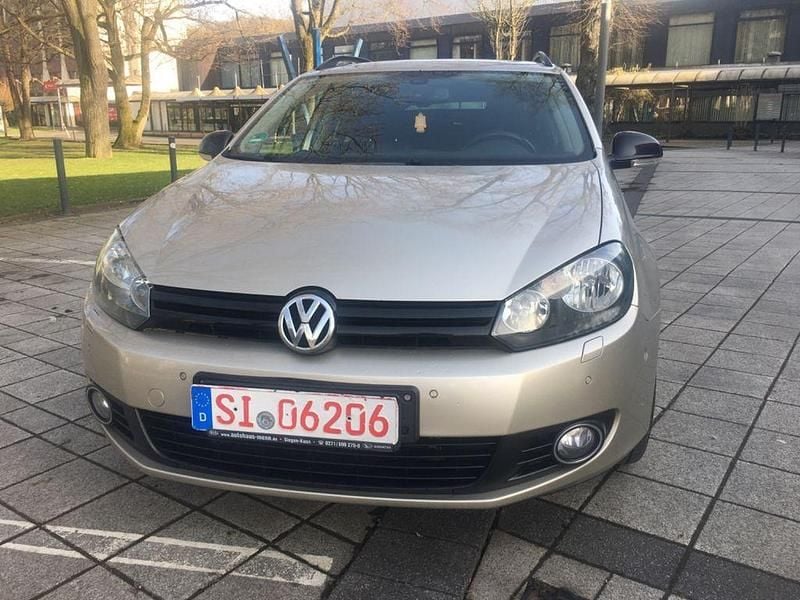 Gebraucht VW Golf VI Match 122 PS (89 kW) 2013 Silber Kleinwagen