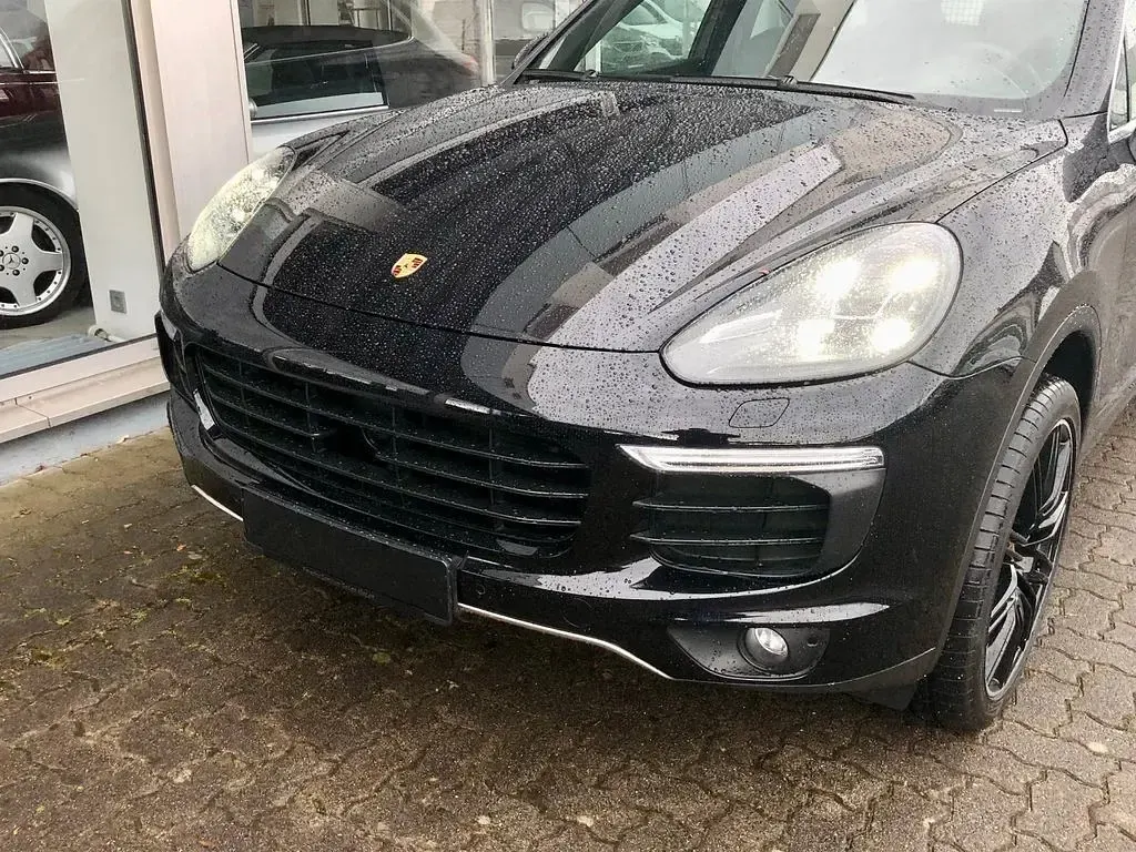 Gebraucht Porsche Cayenne S E-Hybrid 333 PS (244 kW) 2016 Schwarz SUV