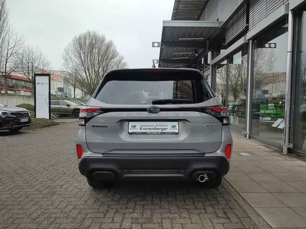 Neu Subaru Forester Platinum 136 PS (100 kW) 2026 River rock pearl SUV