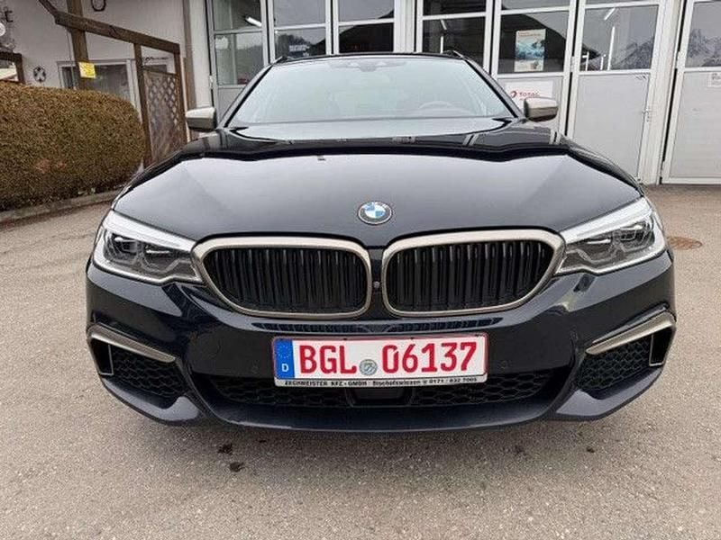 Gebraucht BMW 550 400 PS (294 kW) 2018 Carbonschwarz metallic Kombi