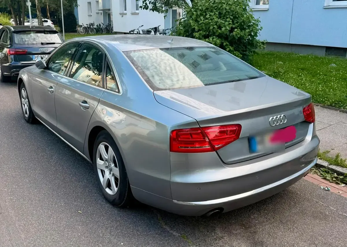 Gebraucht Audi A8 Comfort 290 PS (213 kW) 2010 Grau Limousine