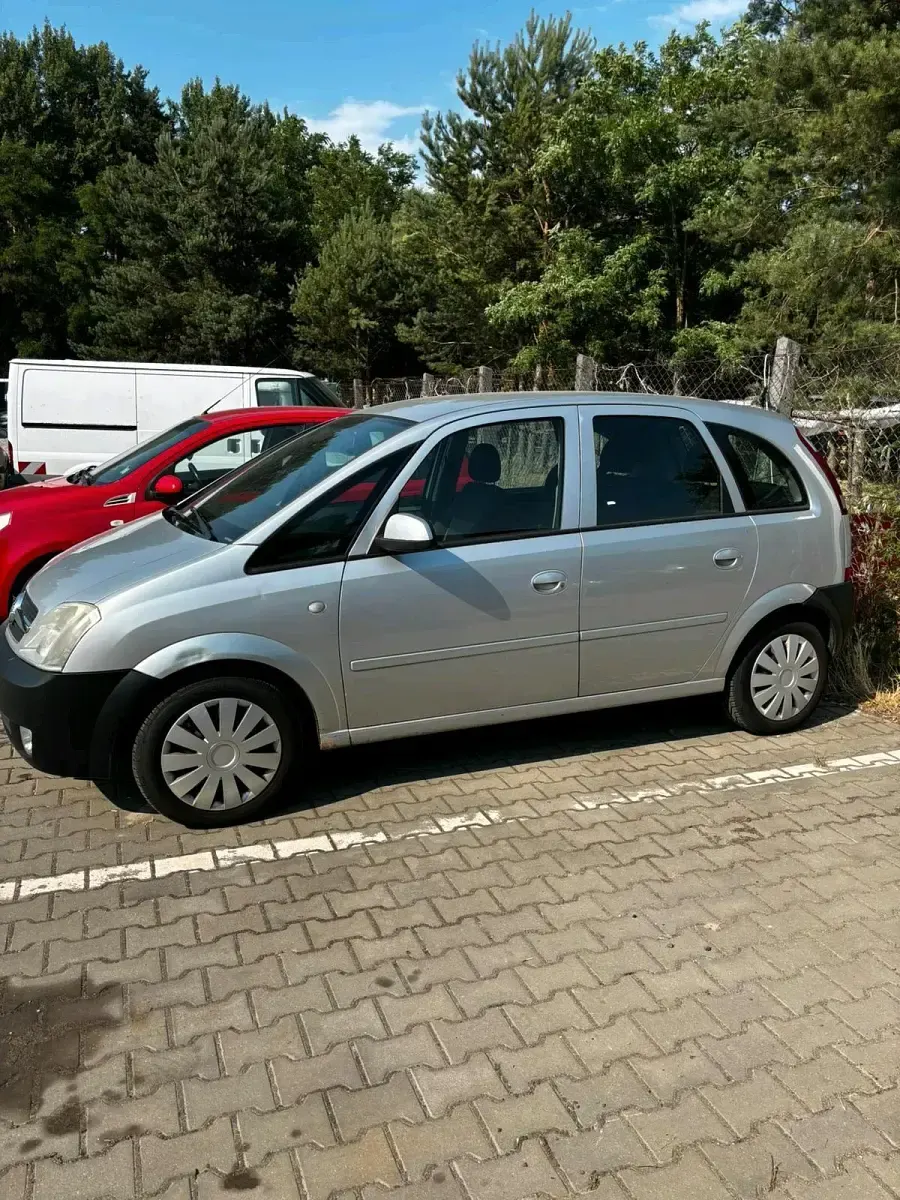 Gebraucht Opel Meriva 101 PS (74 kW) 2005 Silber Van / Kleinbus
