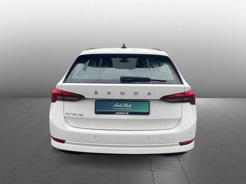 Gebraucht Skoda Octavia Ambition 116 PS (85 kW) 2022 Weiß Kombi
