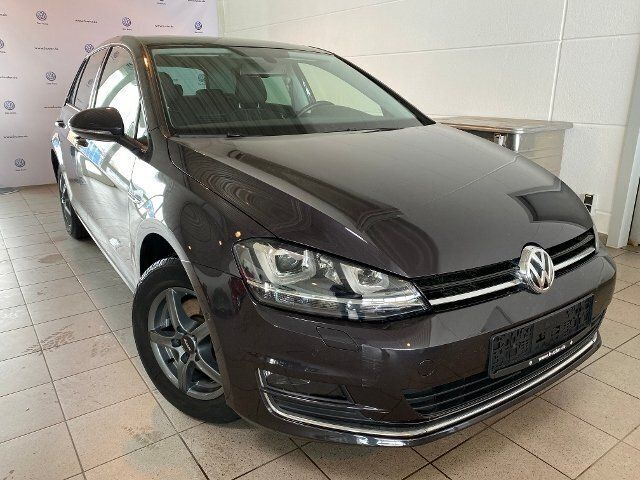 Gebraucht VW Golf VII LOUNGE 125 PS (91 kW) 2015 Grau metallic Limousine