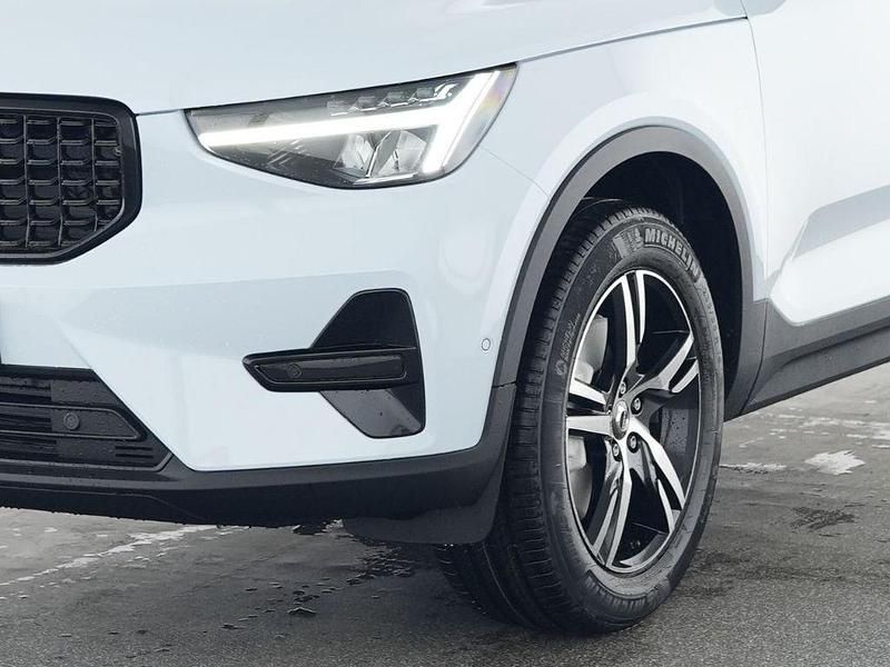Gebraucht Volvo XC40 Plus 163 PS (119 kW) 2025 Cloud blue, solid / solid SUV