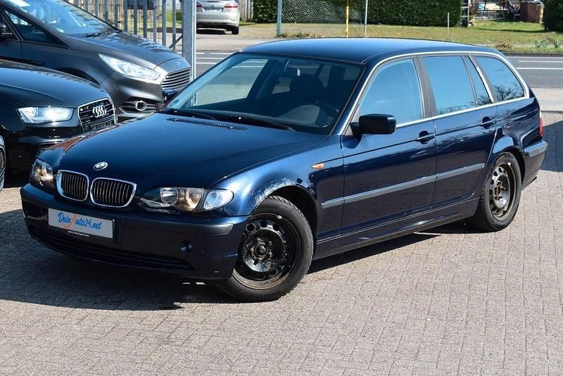 Gebraucht BMW 320 170 PS (125 kW) 2002 Blau Kombi