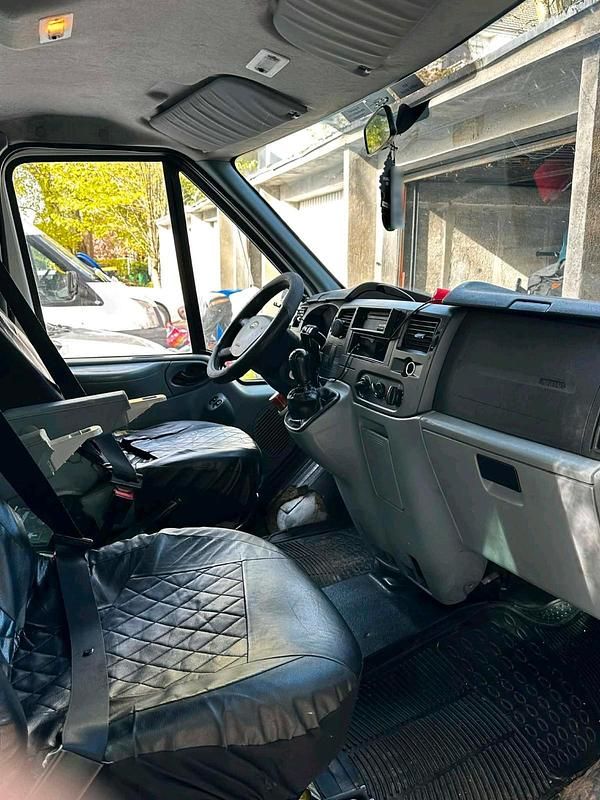 Begagnad Ford Transit 2009 Svart Minibuss