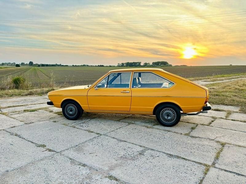 Gelb Gebraucht 1975 VW Passat Coupé | 10.950 € - Bild 1/4