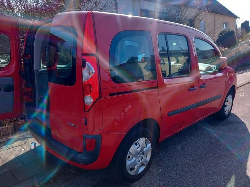 Gebraucht Renault Kangoo Expression 106 PS (77 kW) 2009 Rot Van / Kleinbus