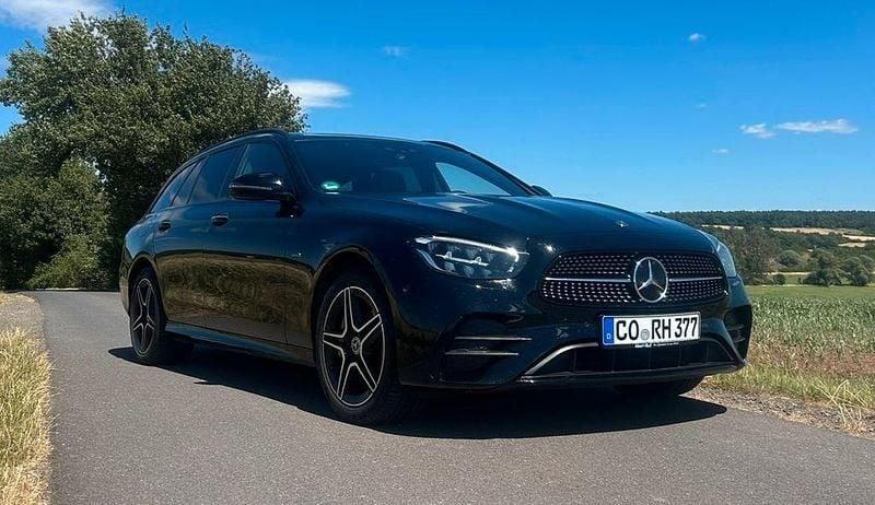 Schwarz Gebraucht 2020 Mercedes 300 AMG Kombi | 35.000 € (Superpreis) - Bild 1/4