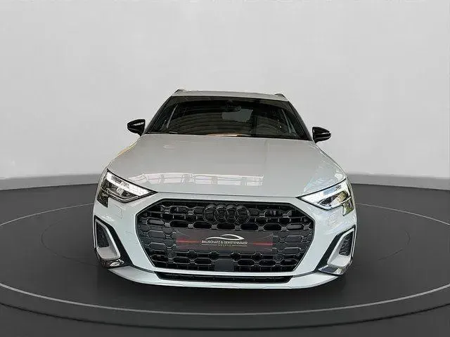 Gebraucht Audi A3 Comfort 150 PS (110 kW) 2025 Weiß Limousine
