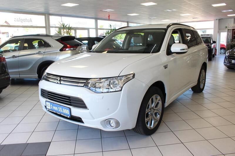 Weiß Gebraucht 2014 Mitsubishi Outlander Instyle SUV | 16.380 € (Etwas zu teuer) - Bild 1/4