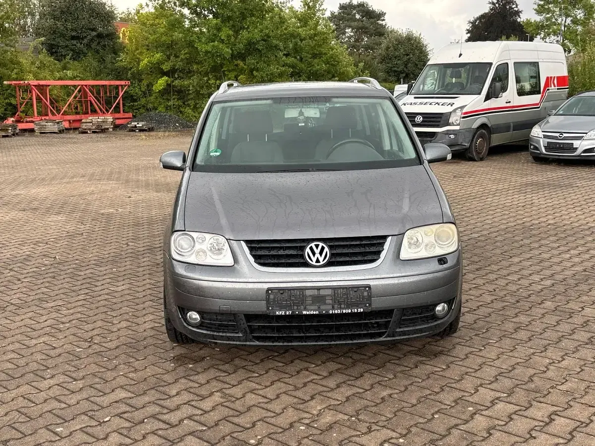 Gebraucht VW Touran 140 PS (102 kW) 2005 Grau Van / Kleinbus