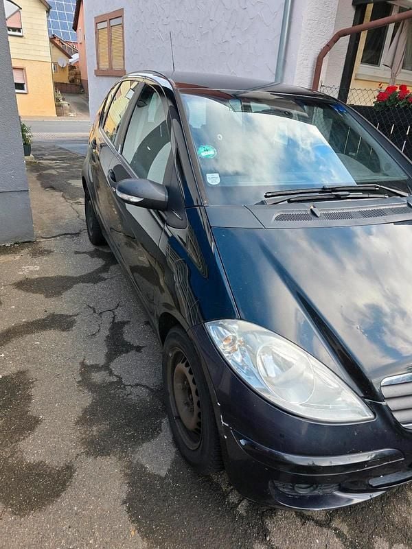 Schwarz Gebraucht 2005 Mercedes A180 Kleinwagen | 1.200 € - Bild 1/4
