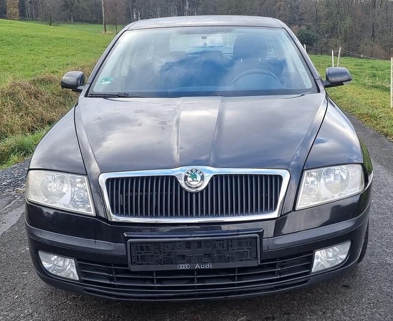 Schwarz Gebraucht 2007 Skoda Octavia Kombi | 850 € (Superpreis) - Bild 1/4