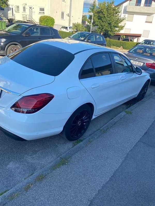 Gebraucht Mercedes C220 194 PS (142 kW) 2020 Weiß Limousine