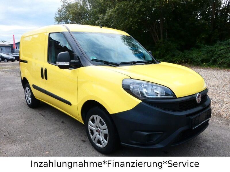 Gebraucht Fiat Doblò Basis 80 PS (58 kW) 2018 Gelb Van / Kleinbus
