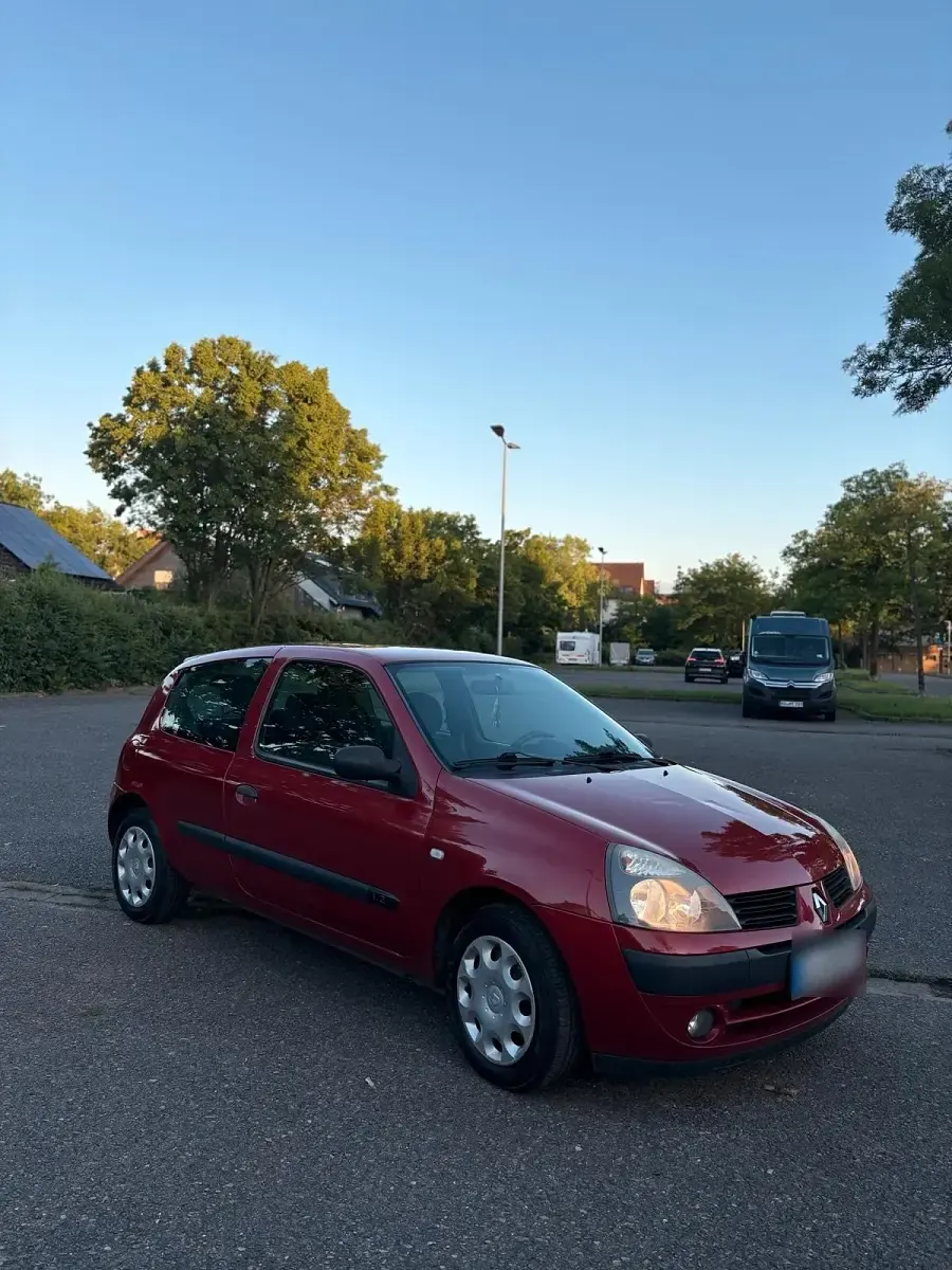 Gebraucht Renault Clio 60 PS (44 kW) 2004 Rot Kleinwagen