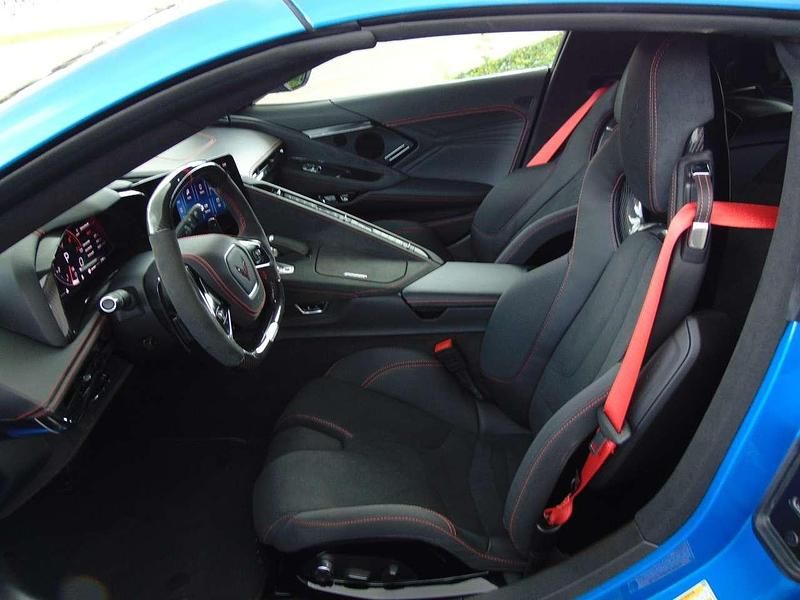 Neu Corvette C8 643 PS (472 kW) 2025 Riptide blue met. Cabrio